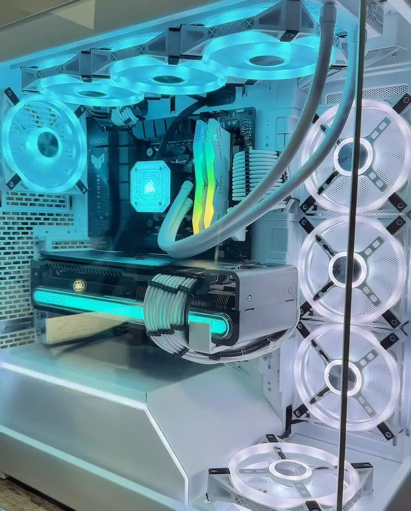Montaje Gaming PC Phanteks Braojos de la Sierra Montaje Gaming PC Phanteks Braojos de la Sierra